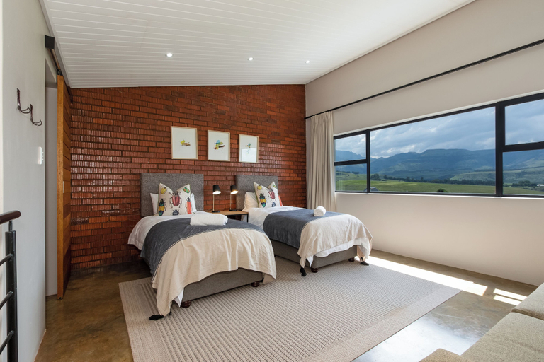 Bedroom 3, Dragonview Lodge, Uthukela
