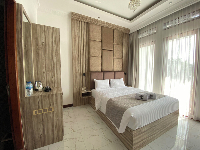 Bedroom 12