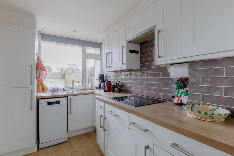 Others 4, Scandi-style 2BD Maisonette W/garden Brick Lane!, London