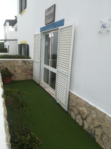 Others 4, Carrapateira Lodge, Aljezur