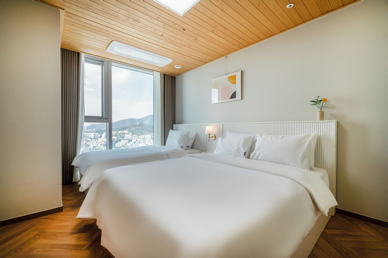 Bedroom 18