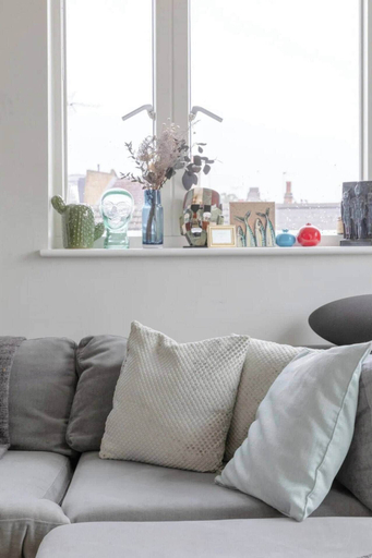 Others 3, Sleek & Spacious 2BD Flat - Clapham, London