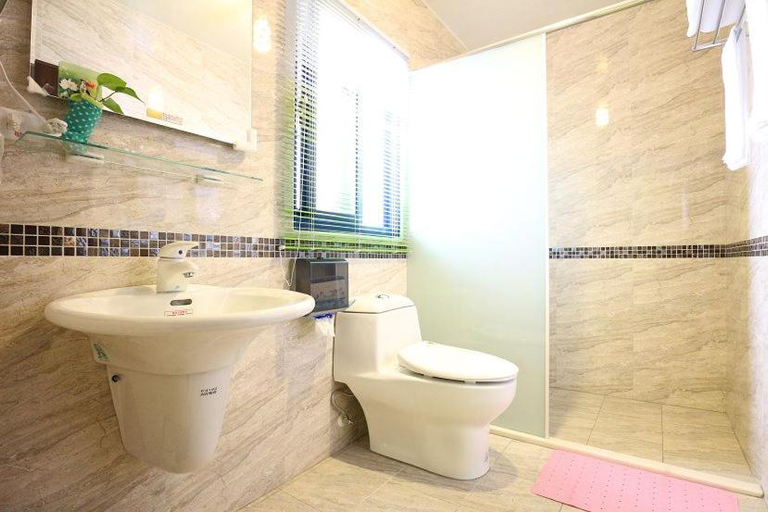 Bathroom 5, Marathon B&B, Taitung