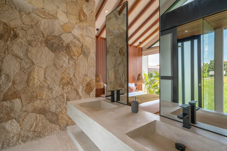 Bathroom, Villa Naoki - 1BR Architectural Gem In Canggu, Badung