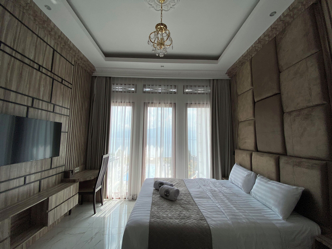 Bedroom 13