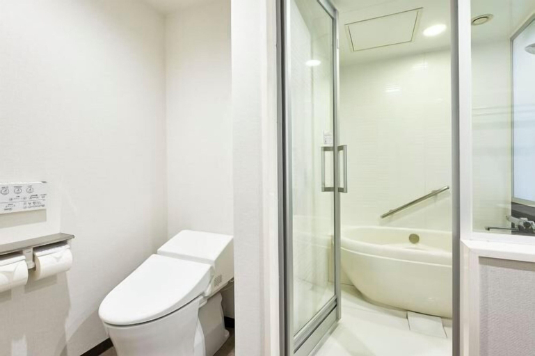 Bathroom 11