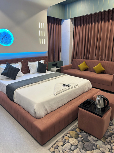 Bedroom 4, Hotel Victoria, Surat