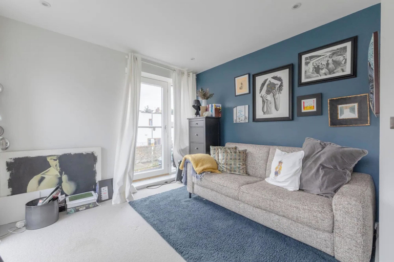 Others 5, Sleek & Spacious 2BD Flat - Clapham, London
