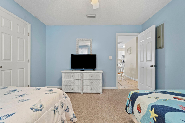 Bedroom 3, Harbor Light, Baldwin