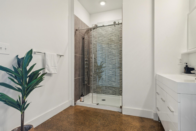 Bathroom 4, Storehouse Lofts, Philadelphia