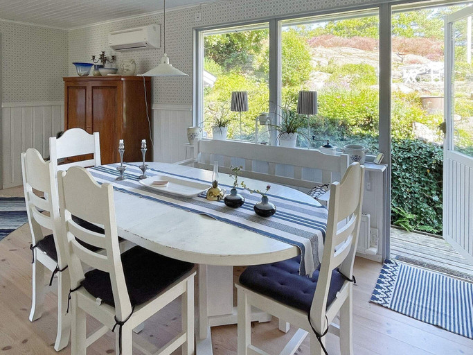 Others 5, 4 Star Holiday Home in Skarhamn, Tjörn