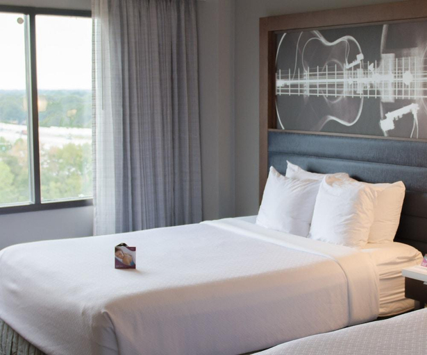 Bedroom 5, Crowne Plaza Memphis East, Shelby