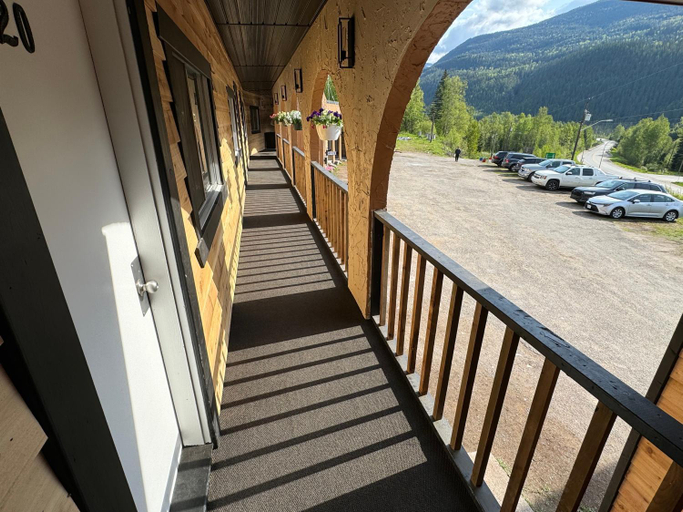 Others 4, Avola Mountain Lodge, Thompson-Nicola