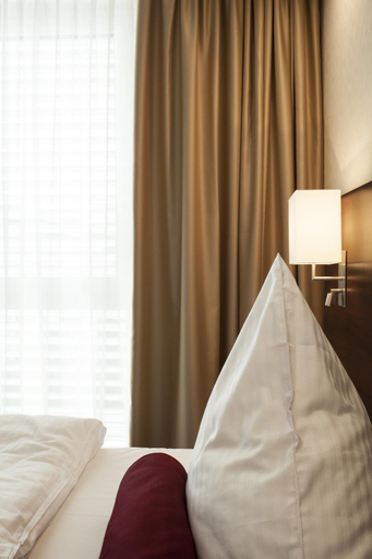 Bedroom 2, Aparthotel DeLuxe, Ostalbkreis