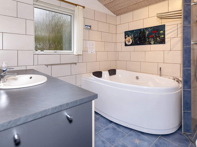 Bathroom 3, 4 Star Holiday Home in Farso, Vesthimmerland