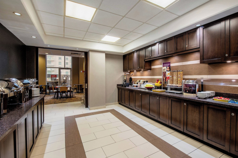 Food & Drinks 5, Residence Inn by Marriott Kingston Water's Edge, Frontenac
