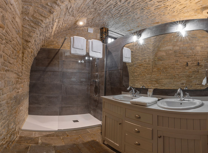 Bathroom 4