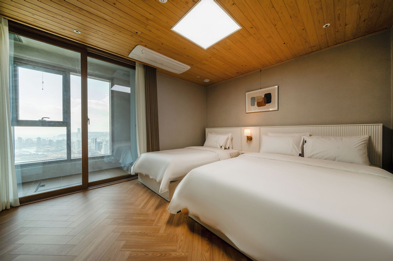 Bedroom 15