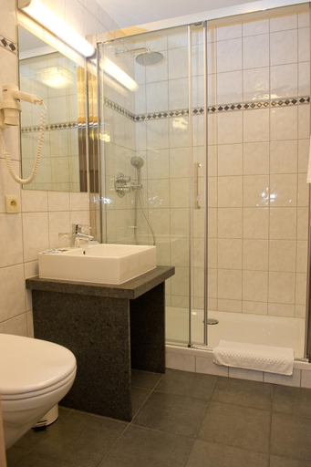 Bathroom 11