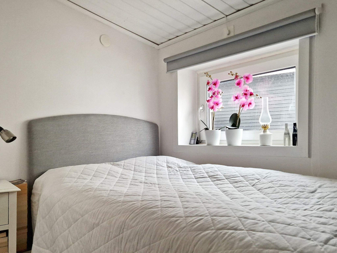 Room 3, 4 Star Holiday Home in Skovde, Skövde