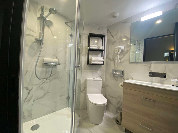 Bathroom 8
