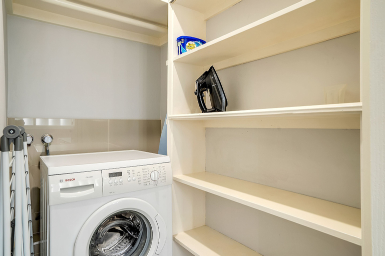 Bedroom 3, Bright 1 Bedroom Unit in the Heart of Manly, Sydney