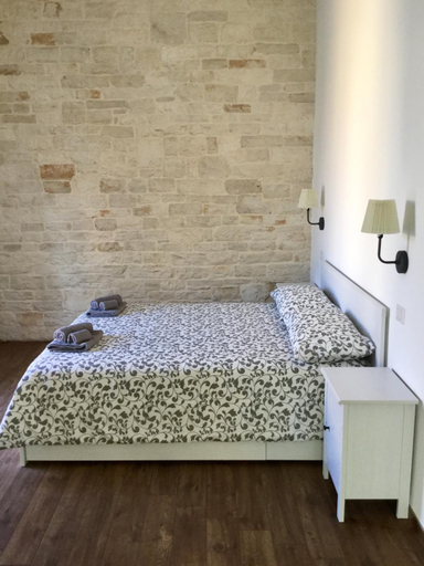 Others 4, B&B Sant'Agostino, Bari