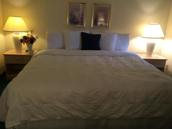 Bedroom 3, Americas Best Value Inn & Suites Bluffton, Wells