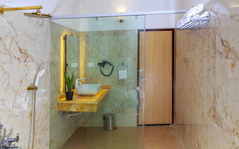Bathroom 8