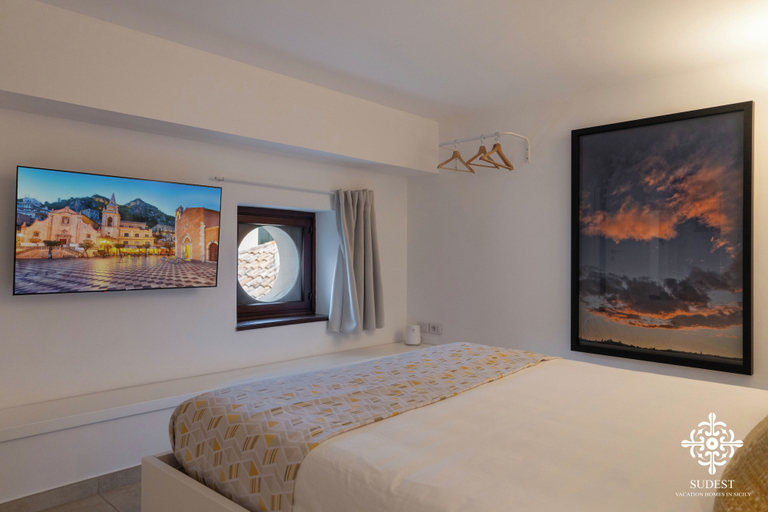 Others 4, Casa Majorana - Vista mare, Messina