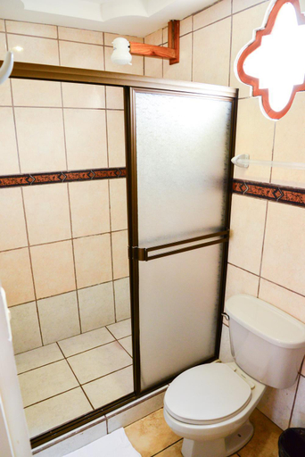 Bathroom 4, Hotel Le Priss, Aguirre
