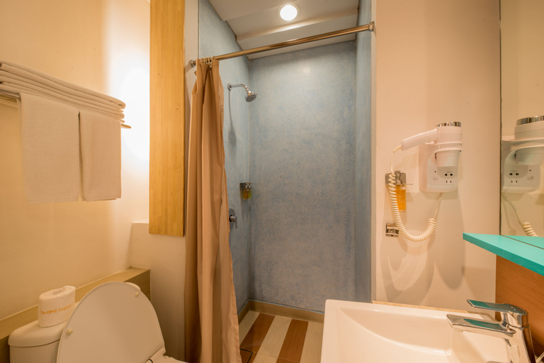 Bathroom 9