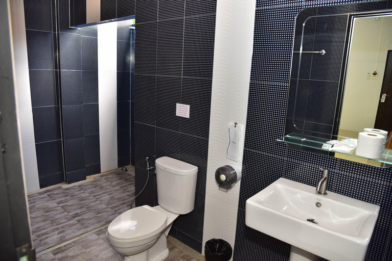 Bathroom 3, Lullaby Boutique Resort, Thap Sakae