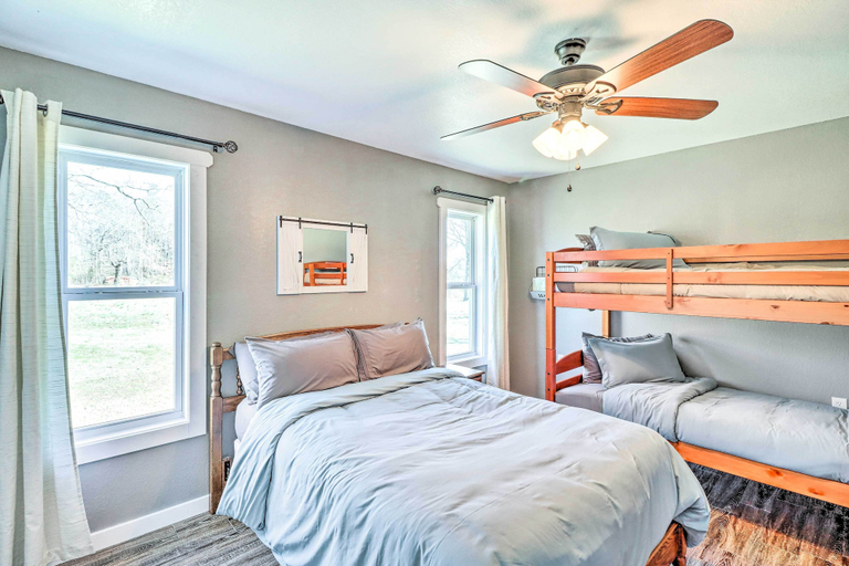 Bedroom 3, Greers Ferry Retreat w/ Deck & Stocked Pond!, Cleburne