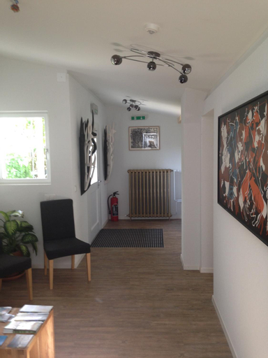 Public Area, Hotel de la Gare, Lac