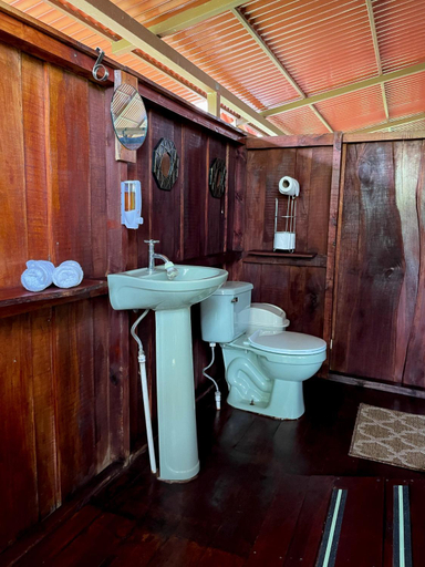 Bathroom 3, Hacienda Rio Oro, Golfito