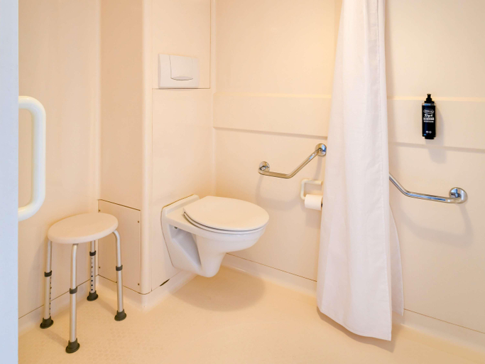 Bathroom 19