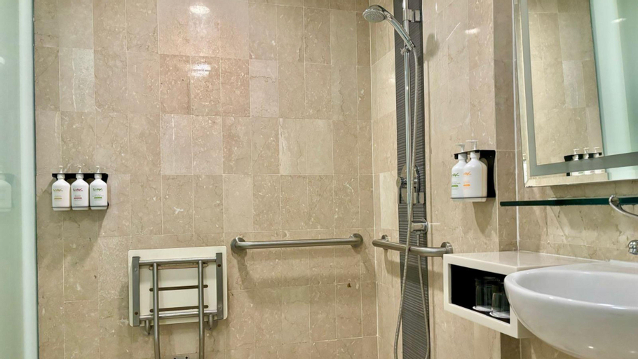 Bathroom 19