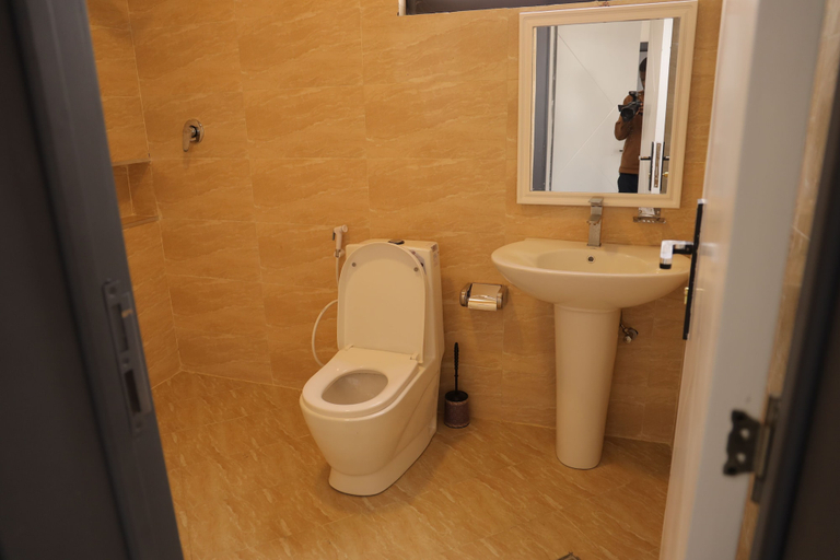Bathroom 3, Yohannes Guesthouse Addis, Addis Abeba