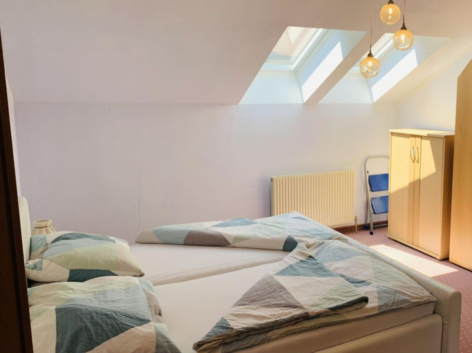 Room 2, Bernhard Schmidt-gasse, Gmunden