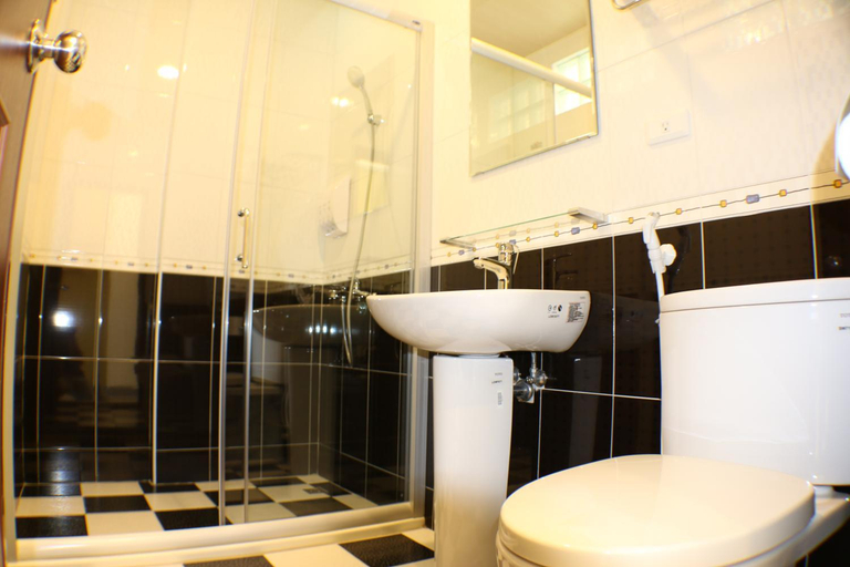 Bathroom 3, Kenting Muchen B&B, Pingtung