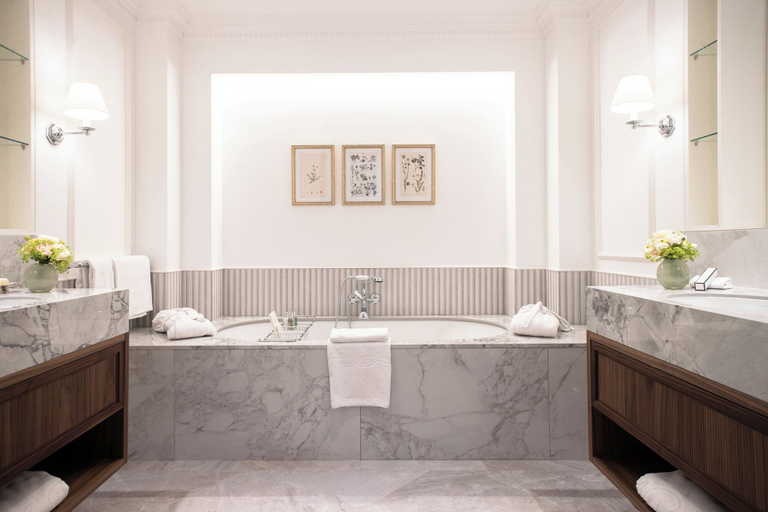 Bathroom 5, Victoria Jungfrau Grand Hotel & Spa, Interlaken