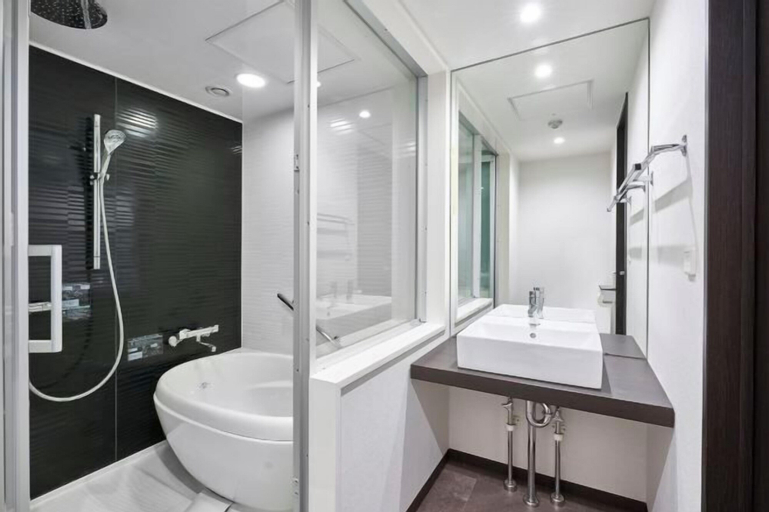 Bathroom 12