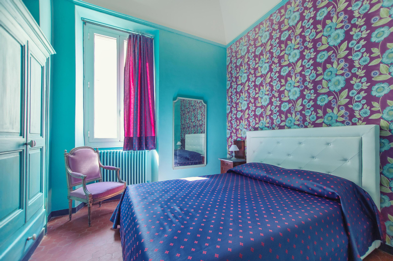 Bedroom 2, Rainbow City Center Apartment, Imperia