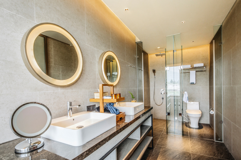Bathroom 7