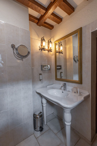 Bathroom 3