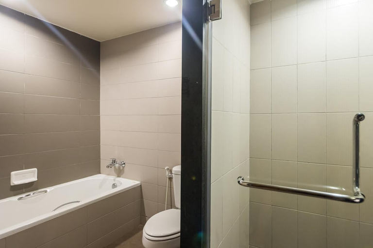 Bathroom 3, Sea Me Spring Hotel, Pattaya