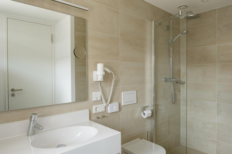Bathroom 3, BSW Hotel Isarwinkel, Bad Tölz-Wolfratshausen