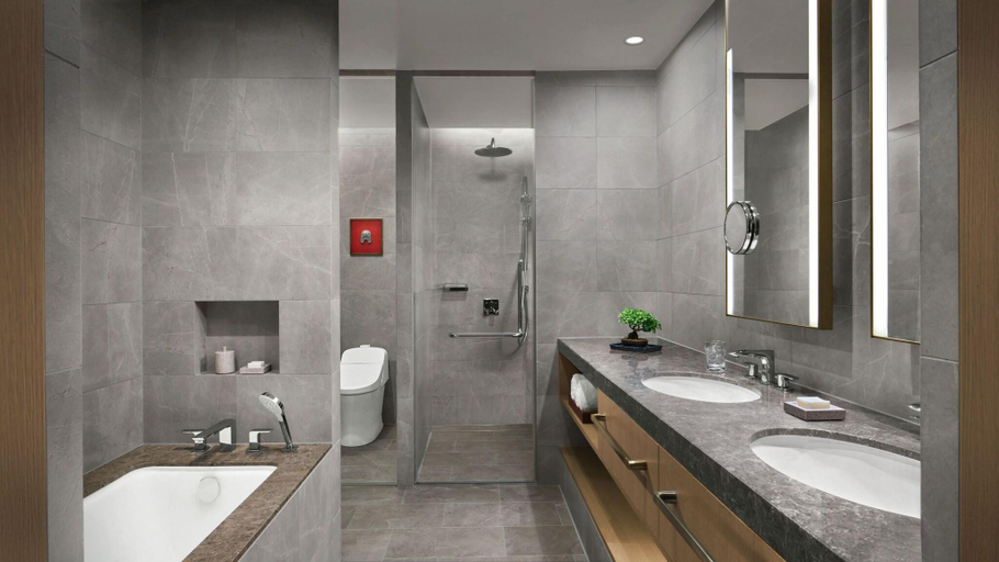 Bathroom 14