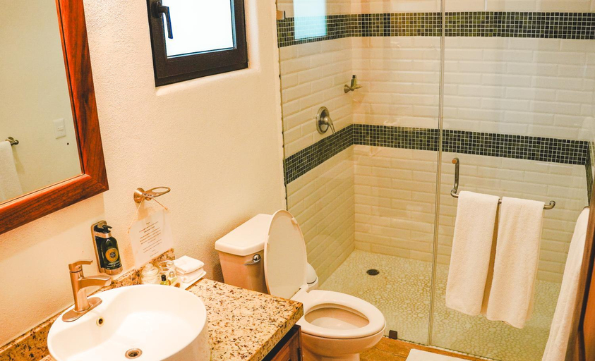 Bathroom 4, La Esquina, Compostela